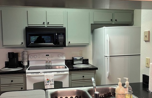 Royal Palm Bay Condominio | Disney retreat. 4.5 miles from Disney.