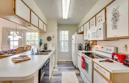 Royal Palm Bay Condominio | Disney-Themed Condo w/ Pool Access in Kissimmee!