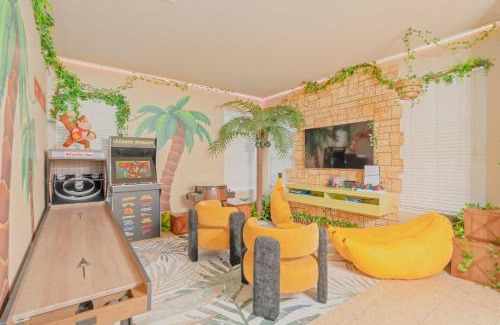 Bellavida Casa | Disney Themed Resort Home with Lake View