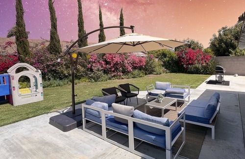 Sherwood Forest and Thistle Development Casa | Disneyland 8 Bdrm 4 Bth Pool/HotTub, Large Parking
