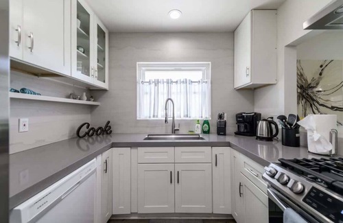 Fullerton Villa | Disneyland/Knott's, 5BR 4BA, No Tax, Large Parking