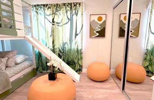 Sherwood Forest and Thistle Development Casa | Disneyland Vineyard Villa 6Bed 4Bath Game