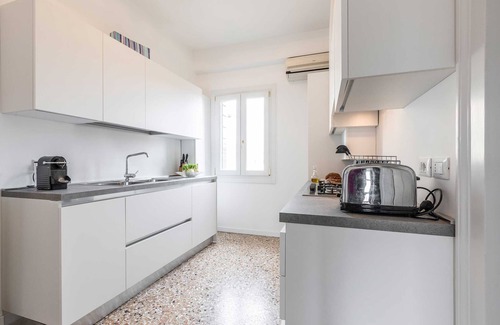 San Marco Apartamento | Distinctive Penthouse with Elevator Terrace and View