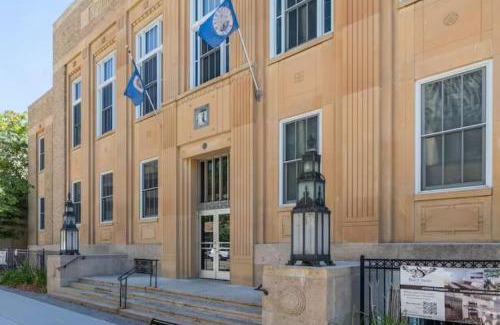 Downtown Apartamento | District Attorney's Office