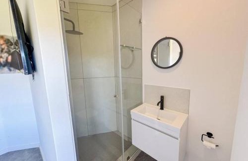 Knysna Casa | Dive into Luxury - Spacious Modern House with Pool