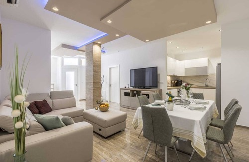 Solin Casa | Diverso A&B Holiday property