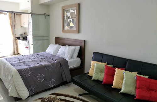 Tagaytay Apartamento | Divina Grasya Tagaytay Condo Facing Taal