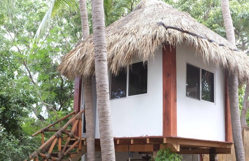 Los Tamarindos Casa | Divine cabin, 1 minute to beach, AC included