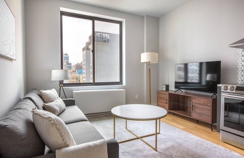 Ukrainian Village Apartamento | Divine East Village 2BR w/ Doorman & W/D, nr Union Square, by Blueground