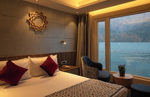 Chamiyala Alquiler De Eote | Divine Lake Cruise