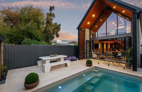 Saint Albans Casa | Divine on Derby - Christchurch Holiday Home