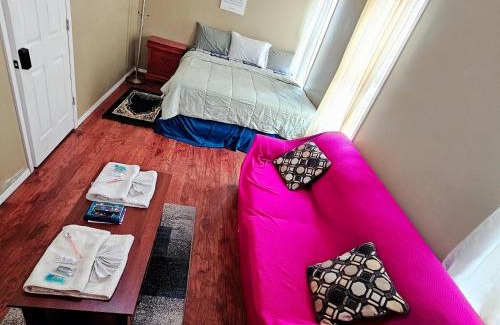 Weequahic Casa | Divine Villa & Resorts Guest House - 283 Lehigh Ave