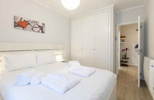 Viana do Castelo Apartamento | Divine Waves Duplex by Portugal Active
