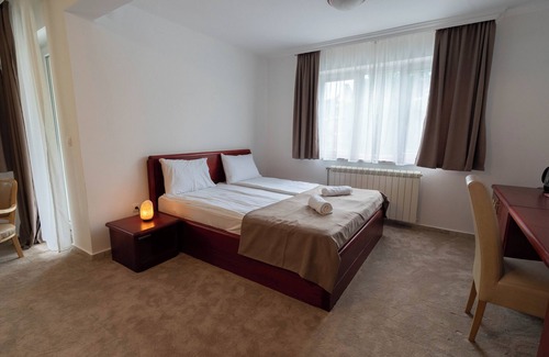 Divcibare Hotel | Vila Bob