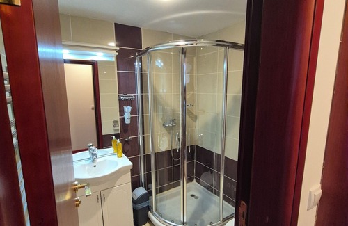 Divcibare Hotel | Vila Bob