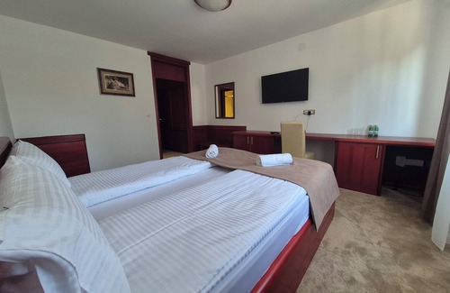 Divcibare Hotel | Vila Bob
