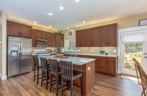 Deer Park Casa | DIXI02 - Great Home, AC, Dog Friendly, Hot Tub