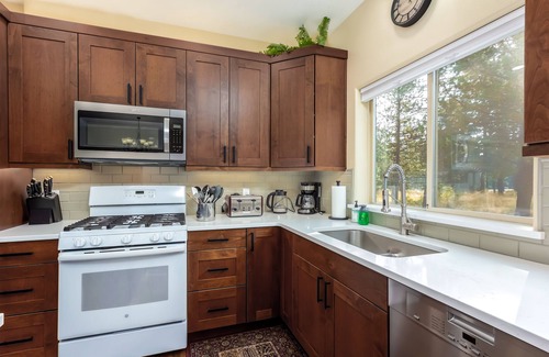 Deer Park Casa | DIXI02 - Great Home, AC, Dog Friendly, Hot Tub