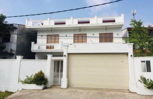 Battaramulla Casa | Diyawanna Lake Villa