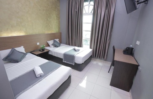 Kampung Tanjung Kapur Hotel | DJ Citi Inn Premier