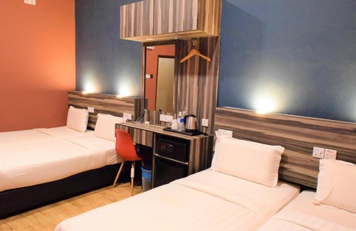 Kampung Tanjung Kapur Hotel | DJ Citi Inn Premier