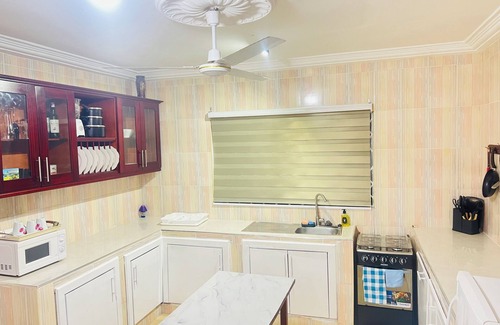 Cape Coast Apartamento | DKD apartment home away from home
