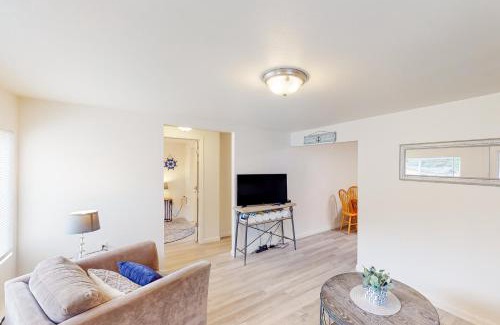 Winchester Bay Casa | DnA Tiny beach House