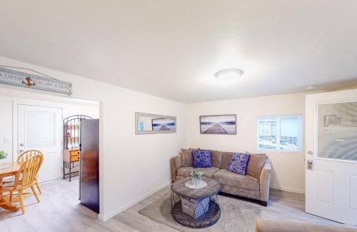 Winchester Bay Casa | DnA Tiny beach House