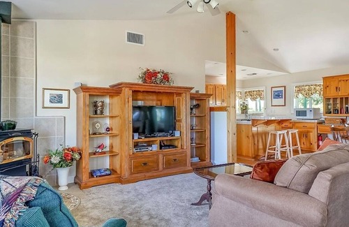 Paso Robles Casa | ¿Los dinosaurios beben vino? ¡Ven a Sundance Cottage y descúbrelo!