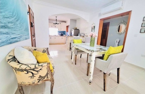 El Cortecito Apartamento | Gorgeous: 8 minute Walk to Beach, Shops & Dining!