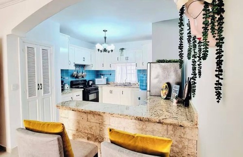 El Cortecito Apartamento | Gorgeous: 8 minute Walk to Beach, Shops & Dining!