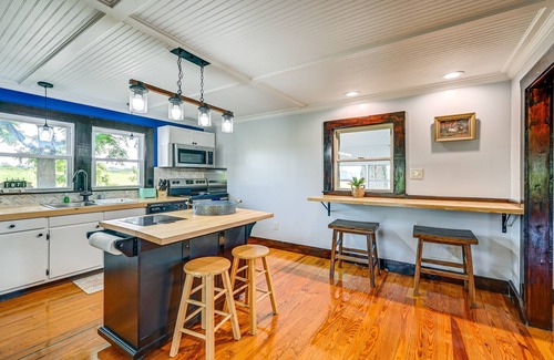 Elkin Casa | Dobson Farmhouse w/ Scenic Porch - Near Vineyards!