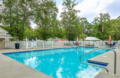 Elberta Casa | Dock and Boat Ramp Access Home Near Wolf Bay!