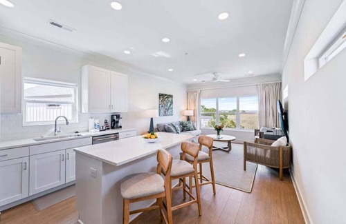 Georgetown Casa | Dock and Dwell at the Winyah Bay Club, Pool, Outdoor Lounge/Grill and Boat Slip included!