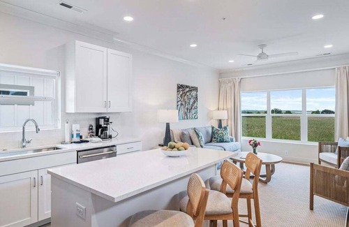 Georgetown Casa | Dock and Dwell at the Winyah Bay Club, Pool, Outdoor Lounge/Grill and Boat Slip included!