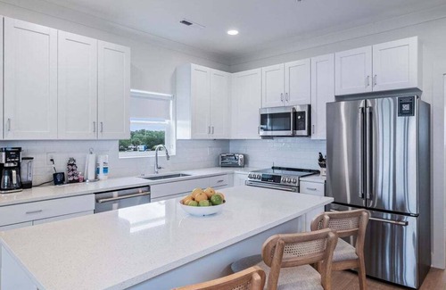 Georgetown Casa | Dock and Dwell at the Winyah Bay Club, Pool, Outdoor Lounge/Grill and Boat Slip included!
