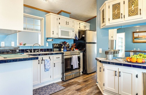 Elberta Casa | Dock & Boat Ramp Access: Home Near Wolf Bay!