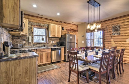 Pittsville Cabaña | Dock + Boat Slip: Stylish Cabin on Leesville Lake