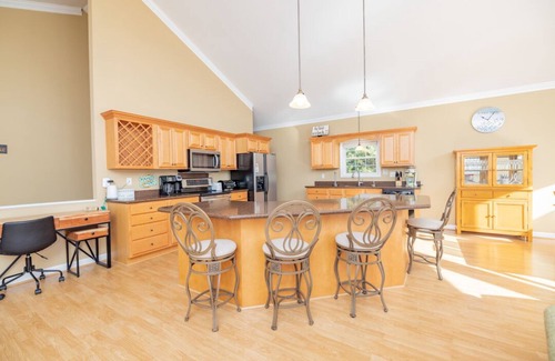 Osprey Point Casa | Dock Daze | Luxury Rental | Great Views & Lot | 3-night min