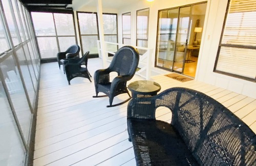 Ventress Casa | Dock Holiday, 5 bdrm/4 bath Lake House