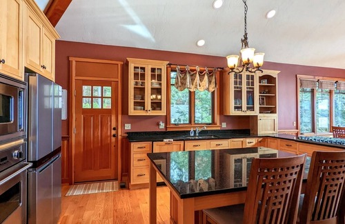 Meredith Casa | Dock Holiday on Lake Winnipesaukee!