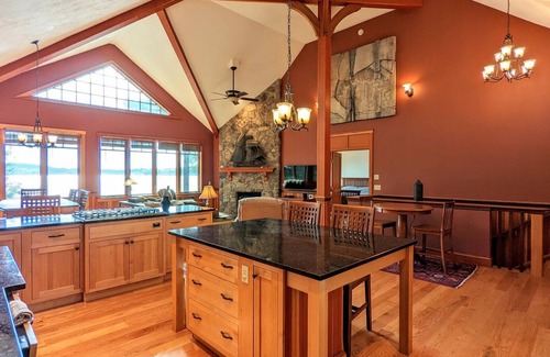 Meredith Casa | Dock Holiday on Lake Winnipesaukee!