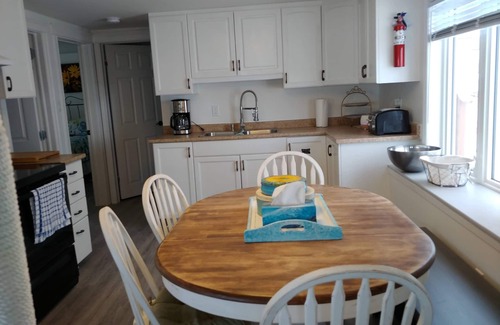 Cormierville Cabaña | Dock Level - By the Sea Cottage Rentals