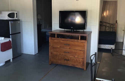 Wasaga Beach Cabaña | Dock Life Cottage 7 - Riverside, 2 Bedroom, Wasaga