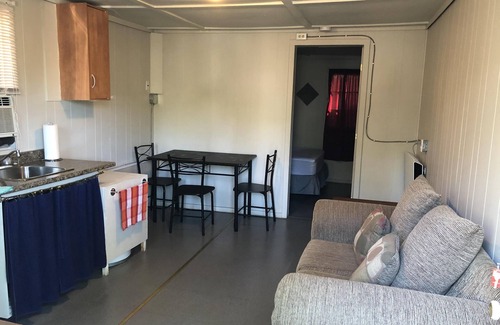 Wasaga Beach Cabaña | Dock Life Cottage 5 - Riverside, 1 Bedroom, Wasaga