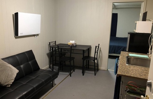 Wasaga Beach Cabaña | Dock Life Cottage 6 - Riverside, 1 Bedroom, Wasaga
