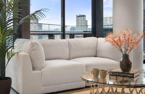 Docklands Apartamento | Docklands Waterfront Luxury Views with Pool and Gym