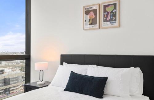 Docklands Apartamento | Docklands Waterfront Luxury Views with Pool and Gym