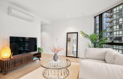 Docklands Apartamento | Docklands Waterfront Luxury Views with Pool and Gym