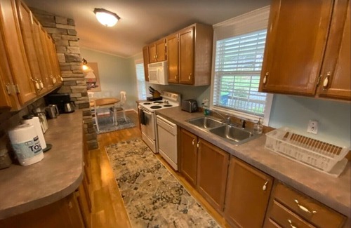 Moneta Casa | Dockside Daze-Prime Waterfront Loc w/ Amazing View, Firepit, Tiki Bar, Lrg Dock